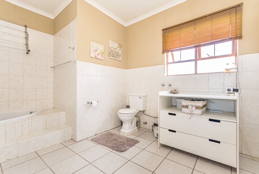 4 Bedroom Property for Sale in Wingate Park Gauteng