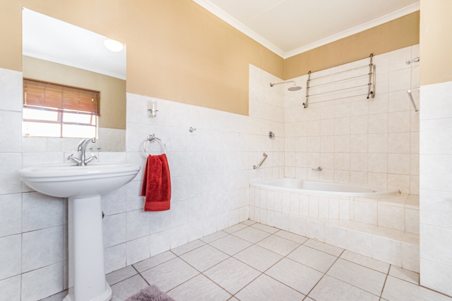 4 Bedroom Property for Sale in Wingate Park Gauteng