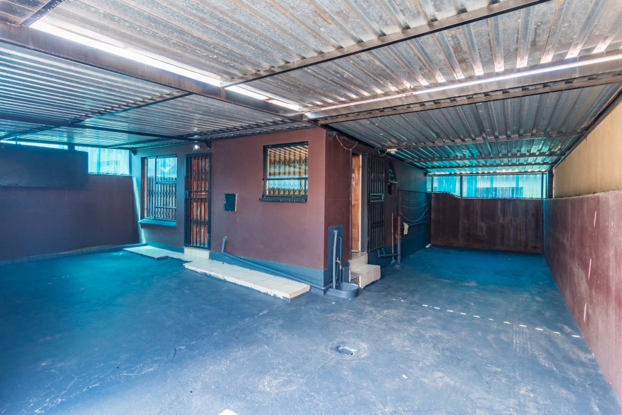 2 Bedroom Property for Sale in Fleurhof Gauteng