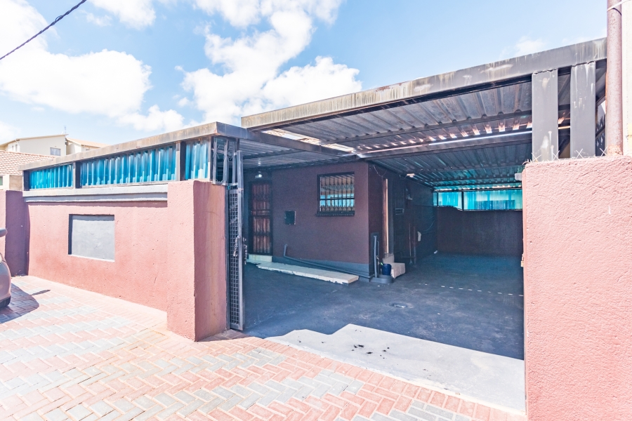 2 Bedroom Property for Sale in Fleurhof Gauteng