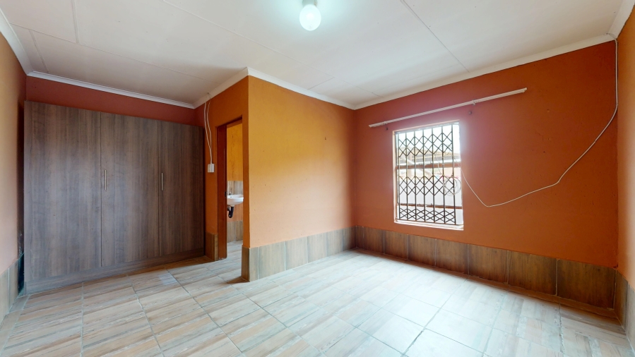 4 Bedroom Property for Sale in Dawn Park Gauteng