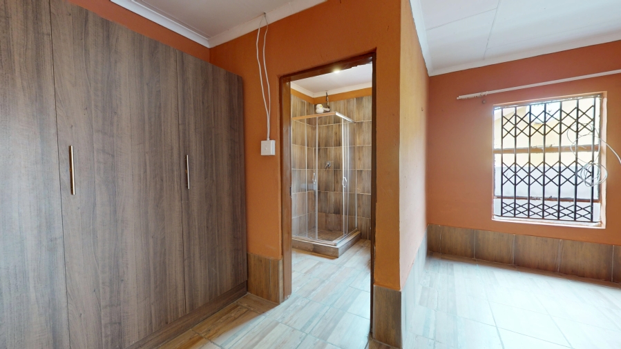 4 Bedroom Property for Sale in Dawn Park Gauteng