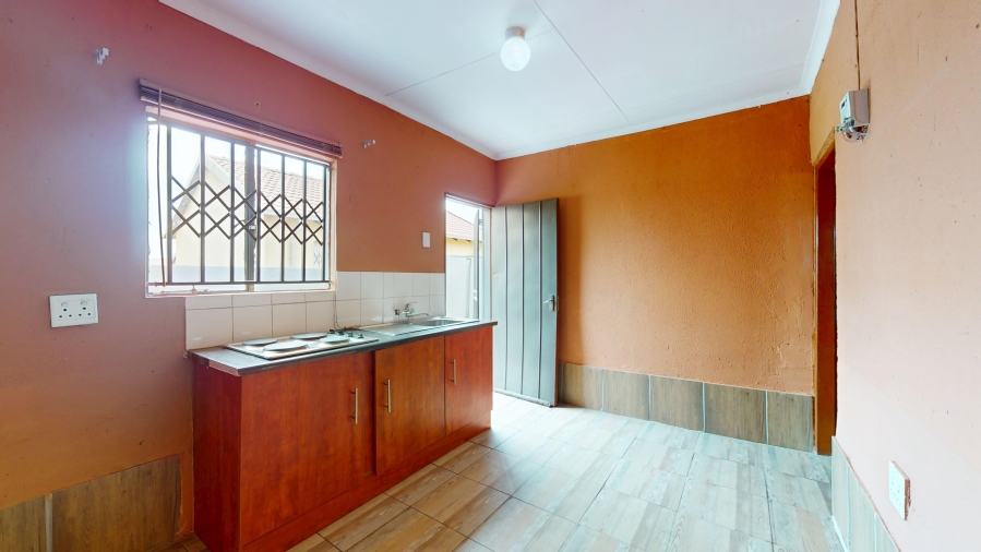 4 Bedroom Property for Sale in Dawn Park Gauteng