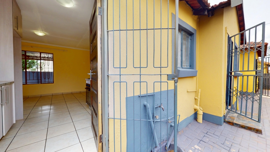 4 Bedroom Property for Sale in Dawn Park Gauteng