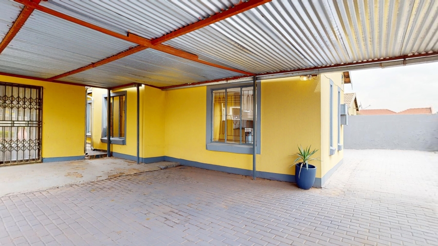 4 Bedroom Property for Sale in Dawn Park Gauteng