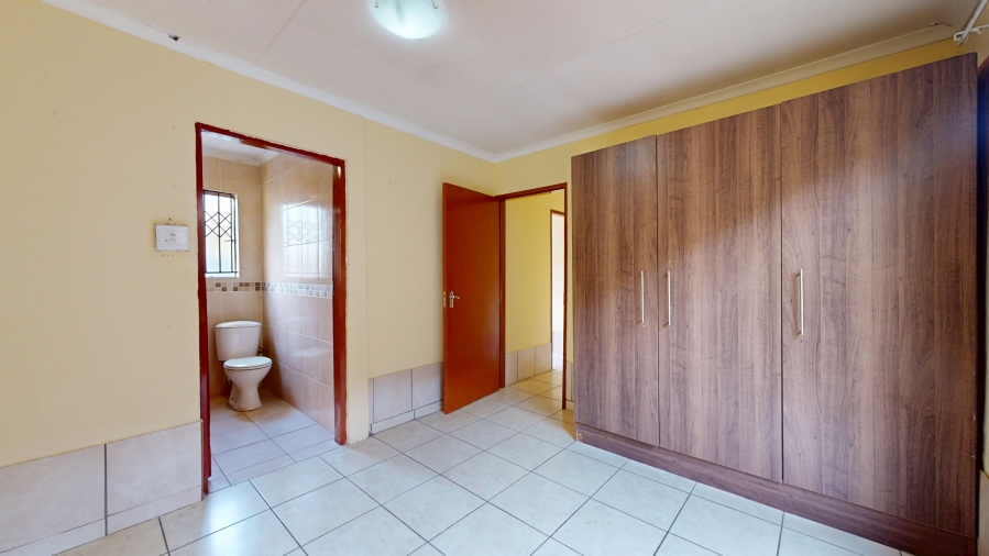 4 Bedroom Property for Sale in Dawn Park Gauteng
