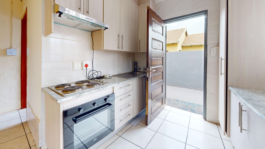 4 Bedroom Property for Sale in Dawn Park Gauteng