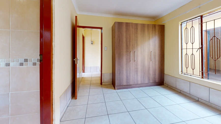 4 Bedroom Property for Sale in Dawn Park Gauteng