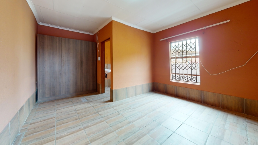 4 Bedroom Property for Sale in Dawn Park Gauteng