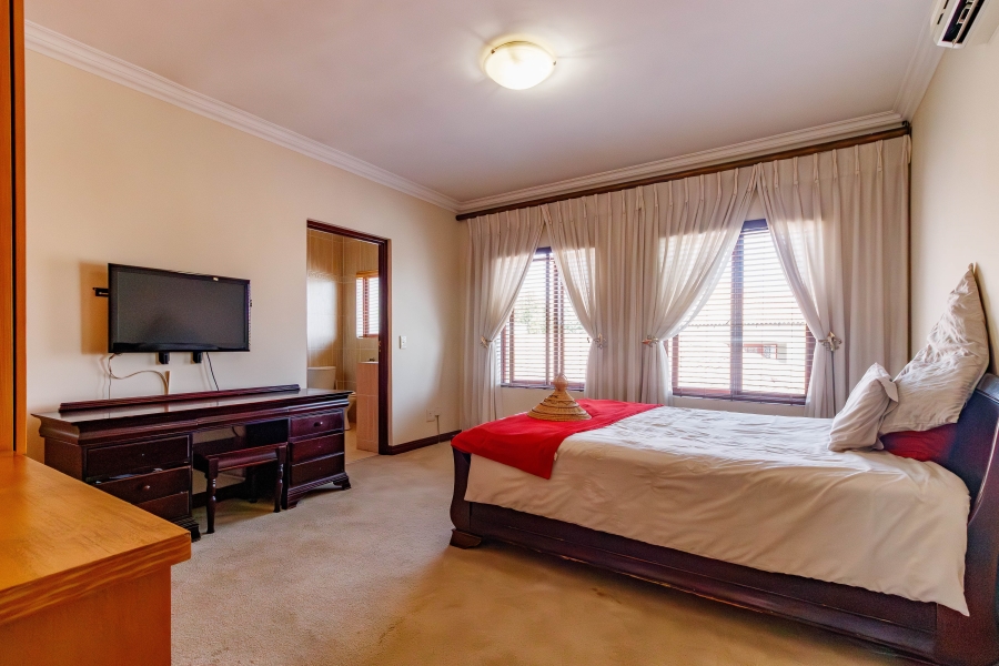 4 Bedroom Property for Sale in Blue Valley Golf Estate Gauteng