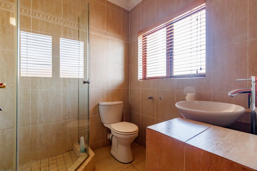 4 Bedroom Property for Sale in Blue Valley Golf Estate Gauteng