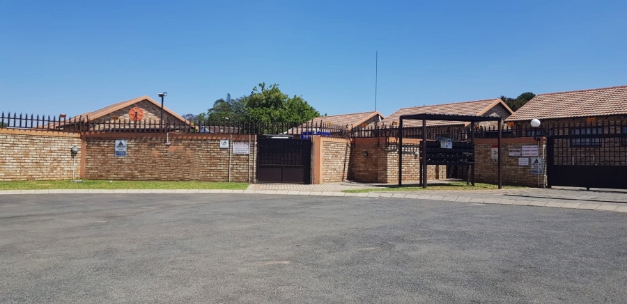 3 Bedroom Property for Sale in Groblerpark Gauteng