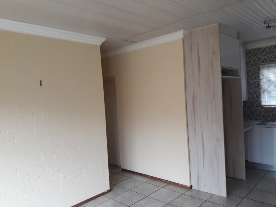 To Let 3 Bedroom Property for Rent in Groblerpark Gauteng