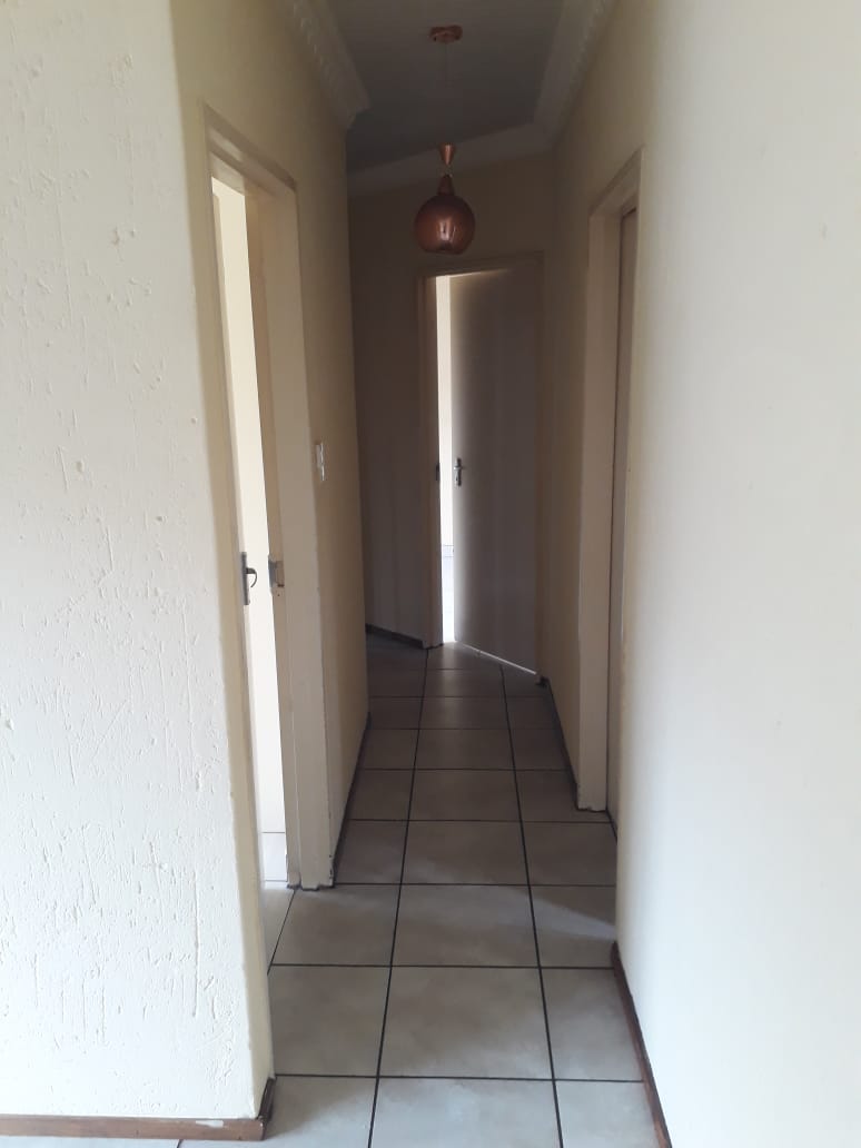 To Let 3 Bedroom Property for Rent in Groblerpark Gauteng