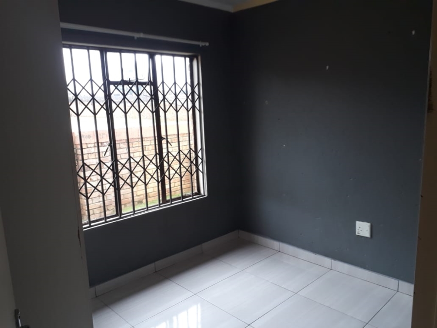To Let 3 Bedroom Property for Rent in Groblerpark Gauteng