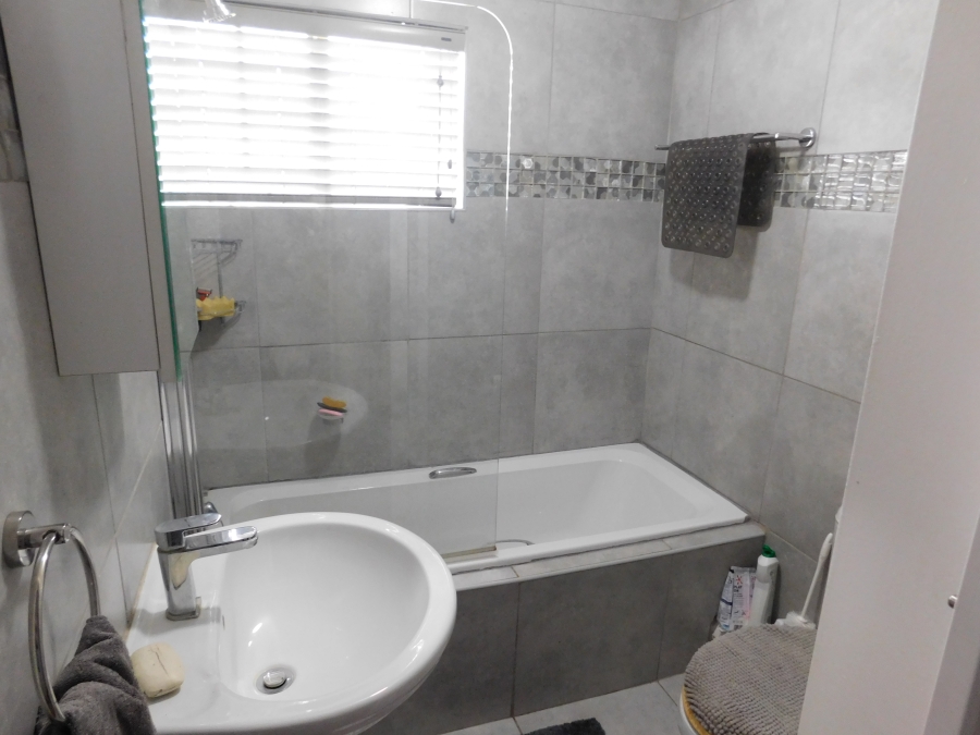 2 Bedroom Property for Sale in Kilner Park Gauteng