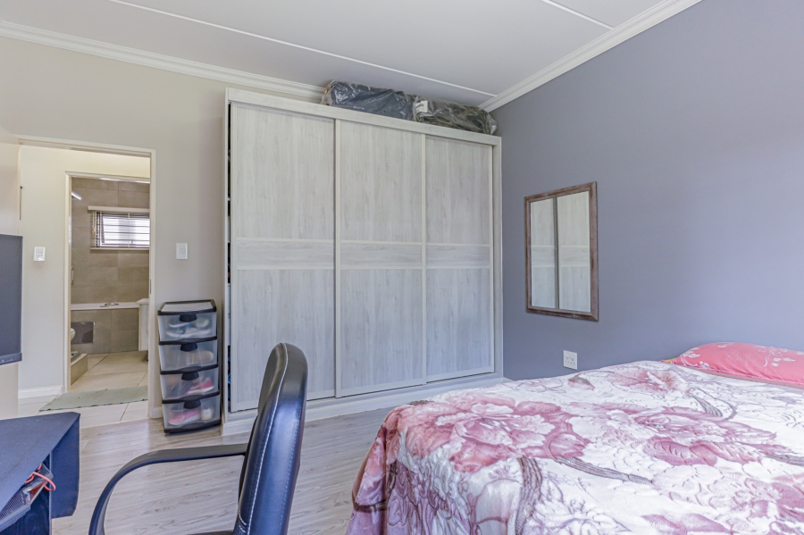 2 Bedroom Property for Sale in Broadacres Gauteng