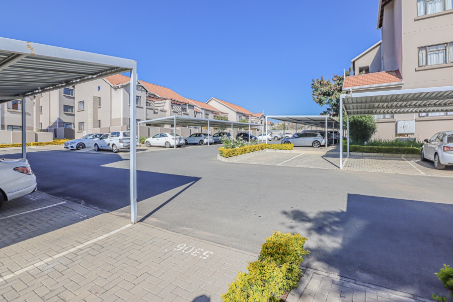 2 Bedroom Property for Sale in Broadacres Gauteng