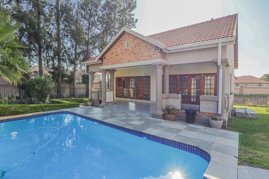 2 Bedroom Property for Sale in Broadacres Gauteng