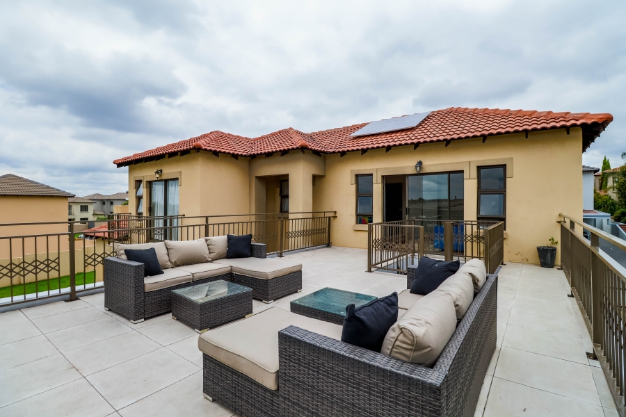 5 Bedroom Property for Sale in Thatchfield Estate Gauteng