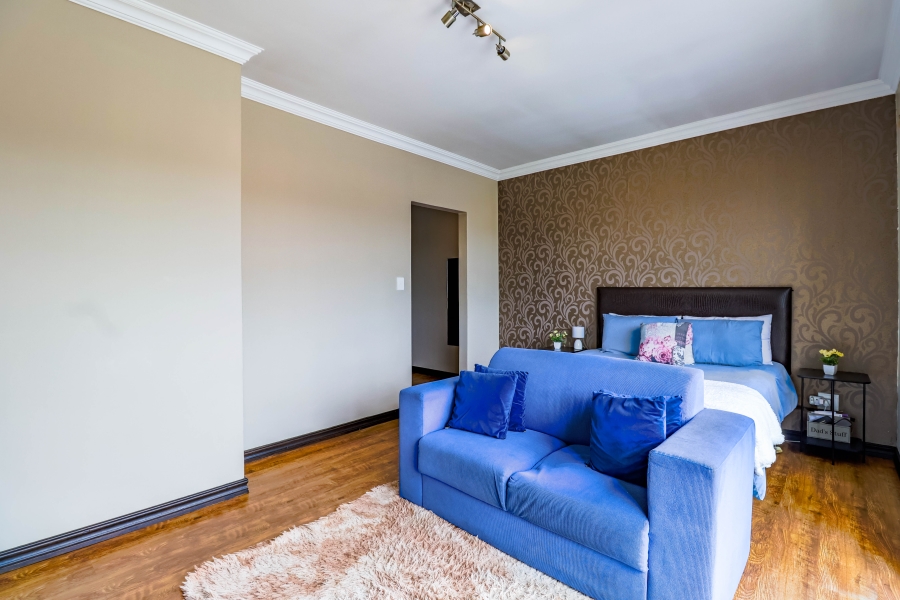 5 Bedroom Property for Sale in Thatchfield Estate Gauteng