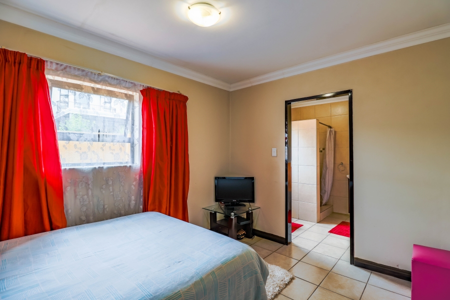 5 Bedroom Property for Sale in Thatchfield Estate Gauteng