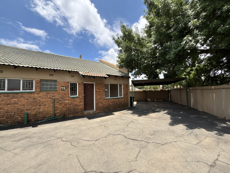 2 Bedroom Property for Sale in Crystal Park Gauteng