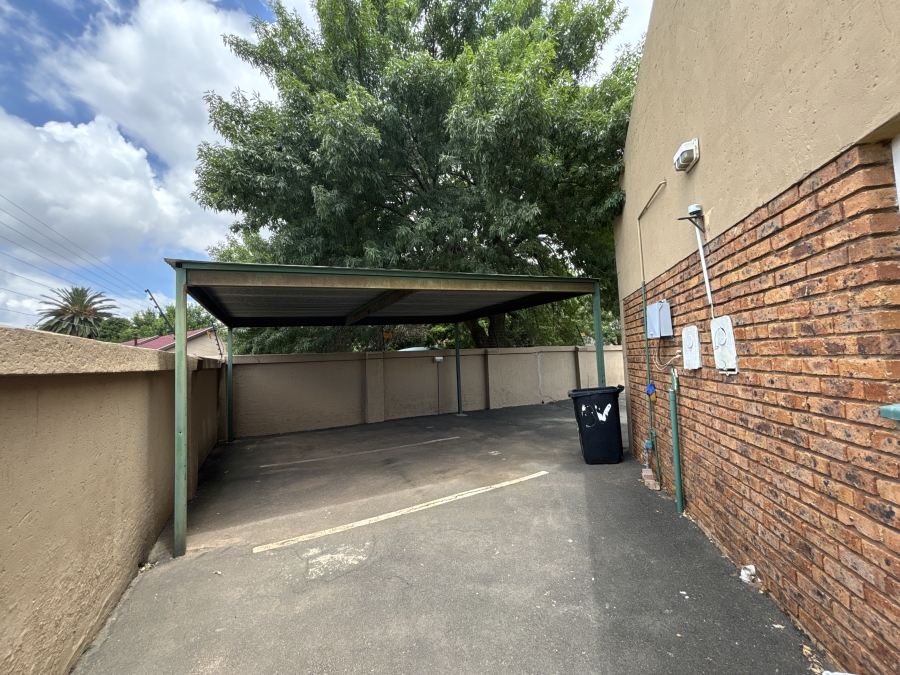 2 Bedroom Property for Sale in Crystal Park Gauteng