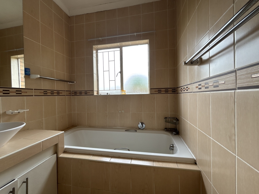 2 Bedroom Property for Sale in Crystal Park Gauteng