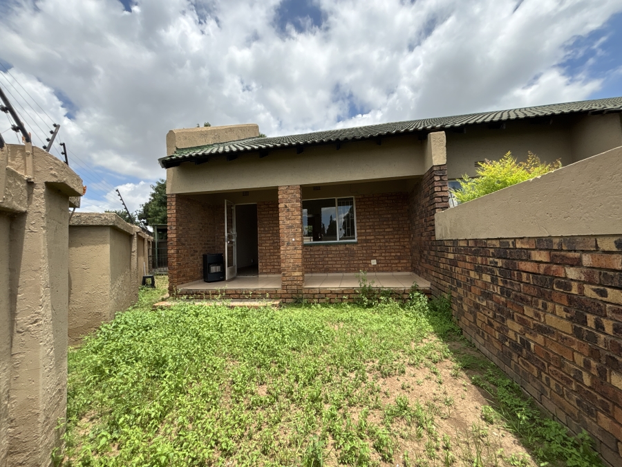 2 Bedroom Property for Sale in Crystal Park Gauteng