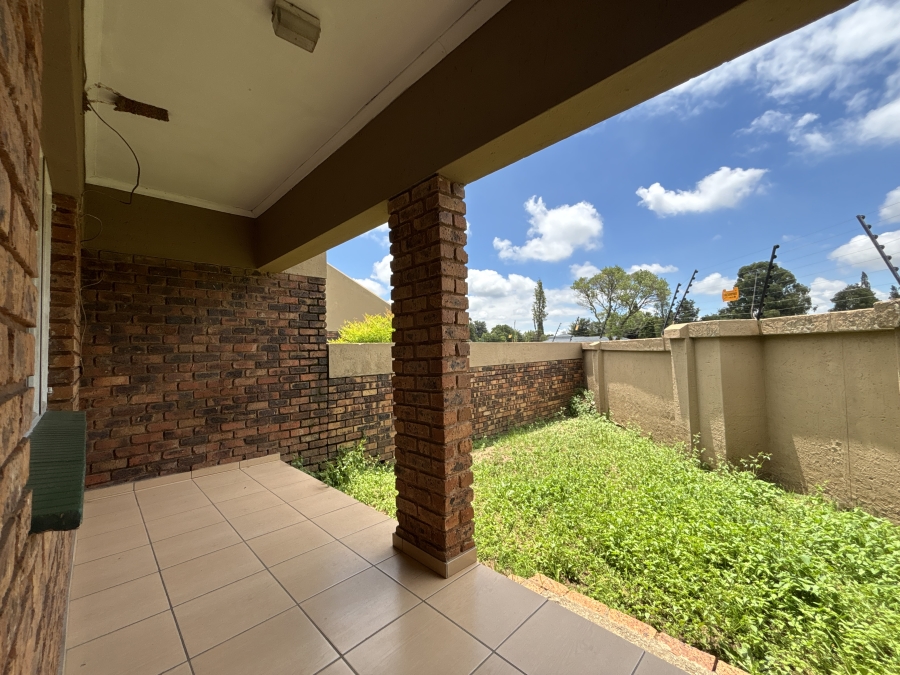 2 Bedroom Property for Sale in Crystal Park Gauteng