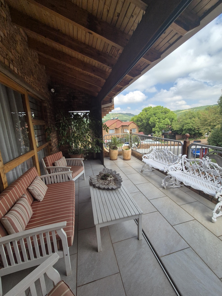 3 Bedroom Property for Sale in Mulbarton Gauteng