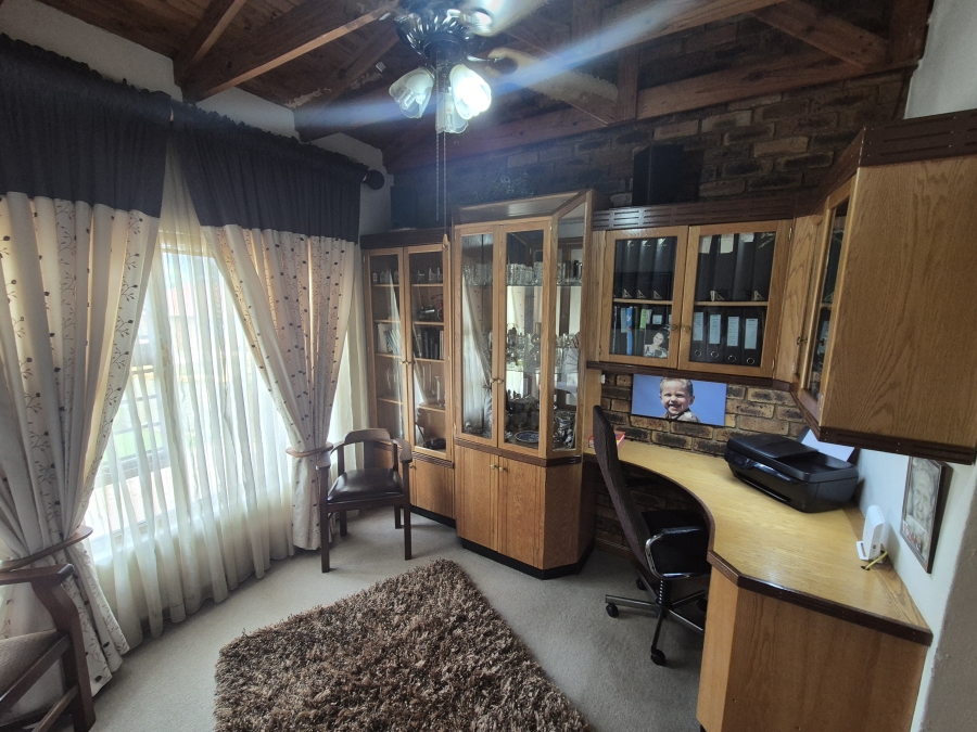 3 Bedroom Property for Sale in Mulbarton Gauteng
