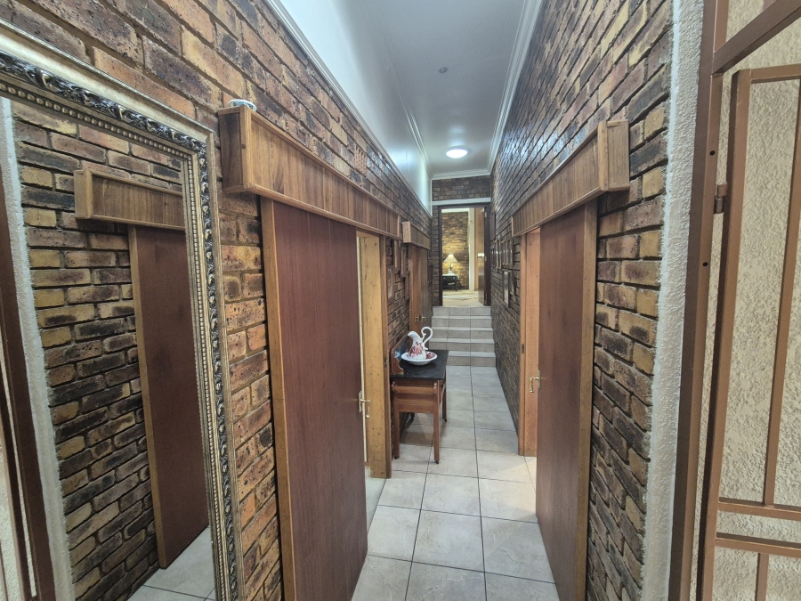 3 Bedroom Property for Sale in Mulbarton Gauteng