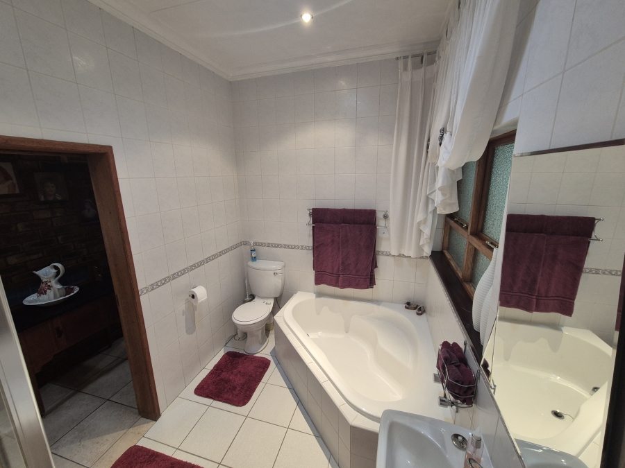 3 Bedroom Property for Sale in Mulbarton Gauteng