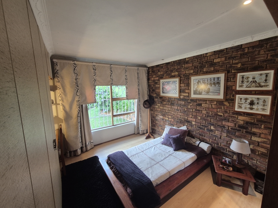 3 Bedroom Property for Sale in Mulbarton Gauteng