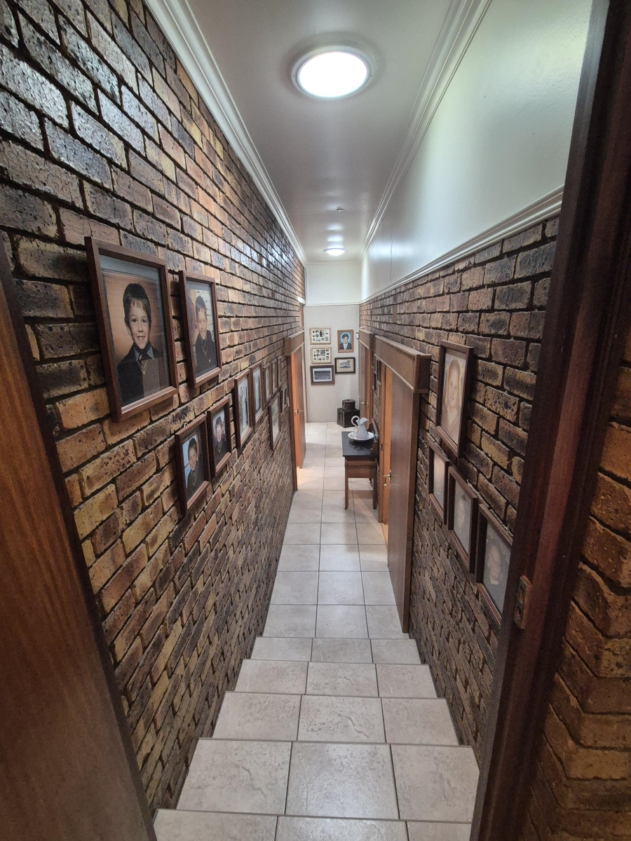 3 Bedroom Property for Sale in Mulbarton Gauteng