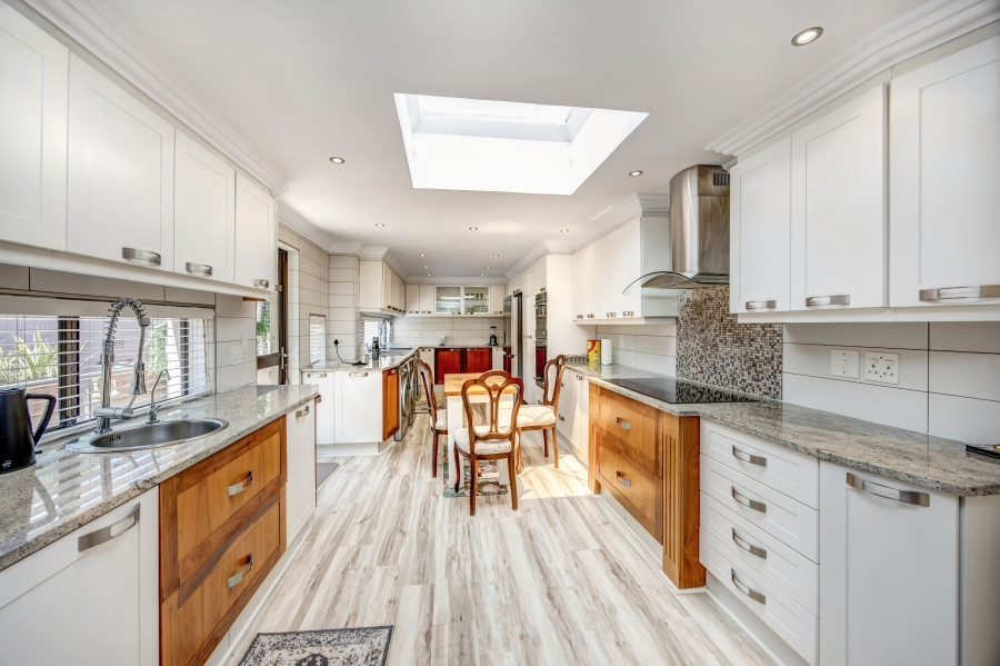 To Let 3 Bedroom Property for Rent in Hurlingham Manor Gauteng