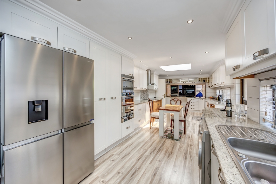 To Let 3 Bedroom Property for Rent in Hurlingham Manor Gauteng