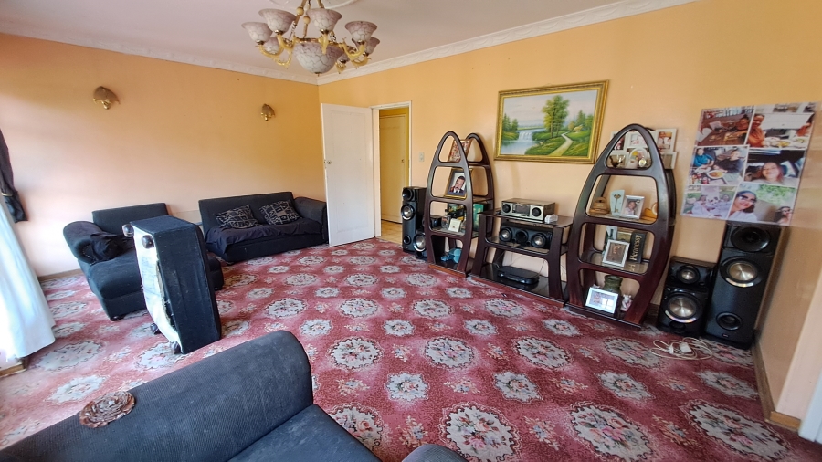 5 Bedroom Property for Sale in Sharon Park Gauteng