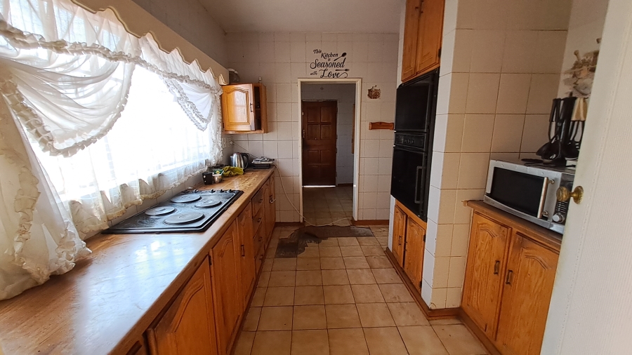 5 Bedroom Property for Sale in Sharon Park Gauteng