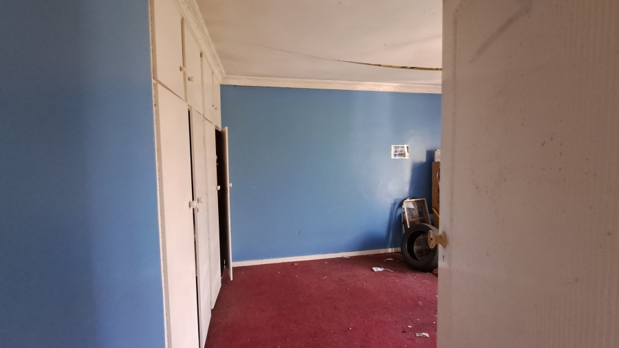 5 Bedroom Property for Sale in Sharon Park Gauteng