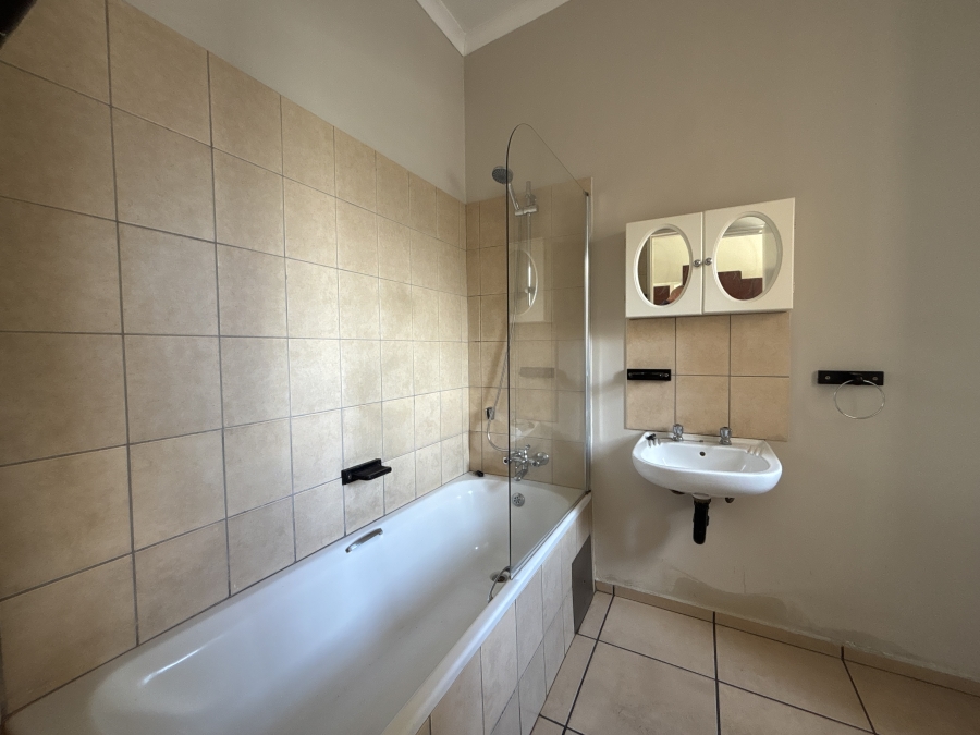 2 Bedroom Property for Sale in Norton Park Gauteng