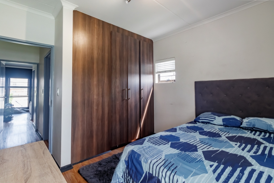 2 Bedroom Property for Sale in Barbeque Downs Gauteng