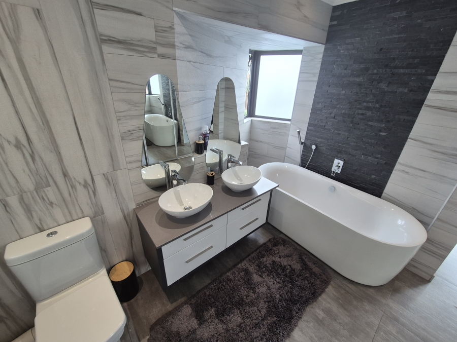 2 Bedroom Property for Sale in Bassonia Gauteng