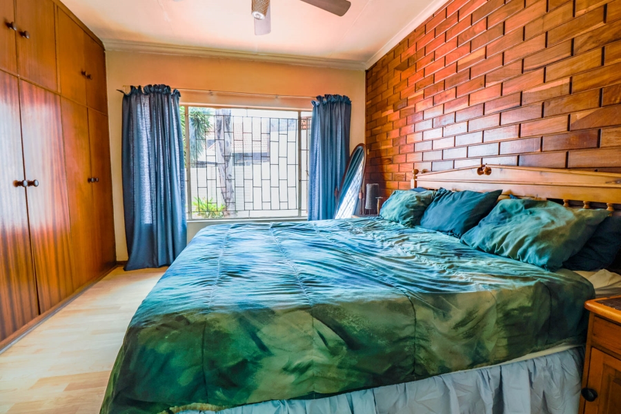 5 Bedroom Property for Sale in Rooihuiskraal Gauteng