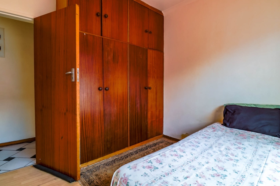 5 Bedroom Property for Sale in Rooihuiskraal Gauteng