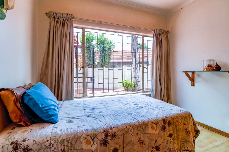 5 Bedroom Property for Sale in Rooihuiskraal Gauteng