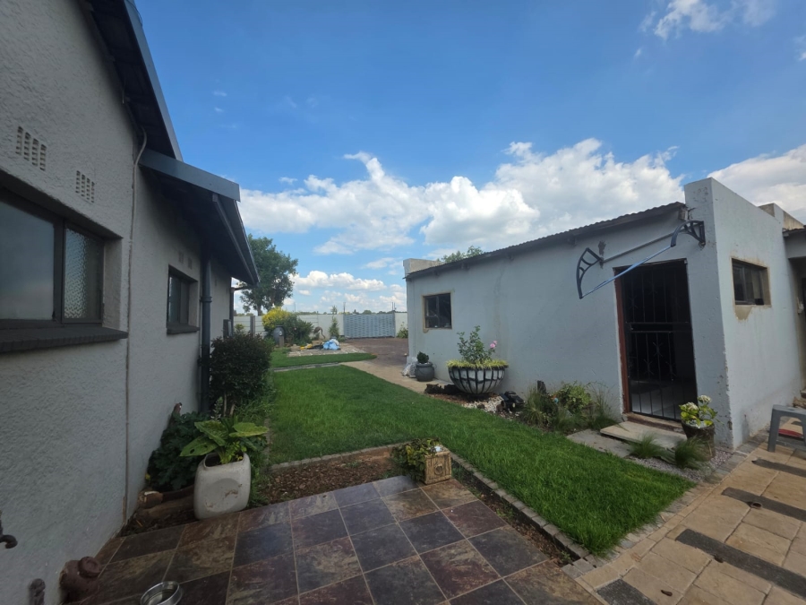 To Let 3 Bedroom Property for Rent in Dawn Park Gauteng