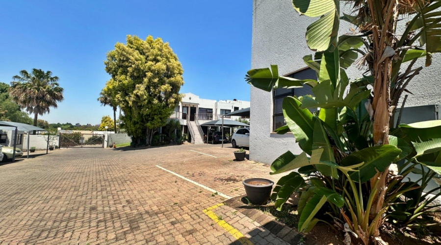 To Let 1 Bedroom Property for Rent in Paulshof Gauteng